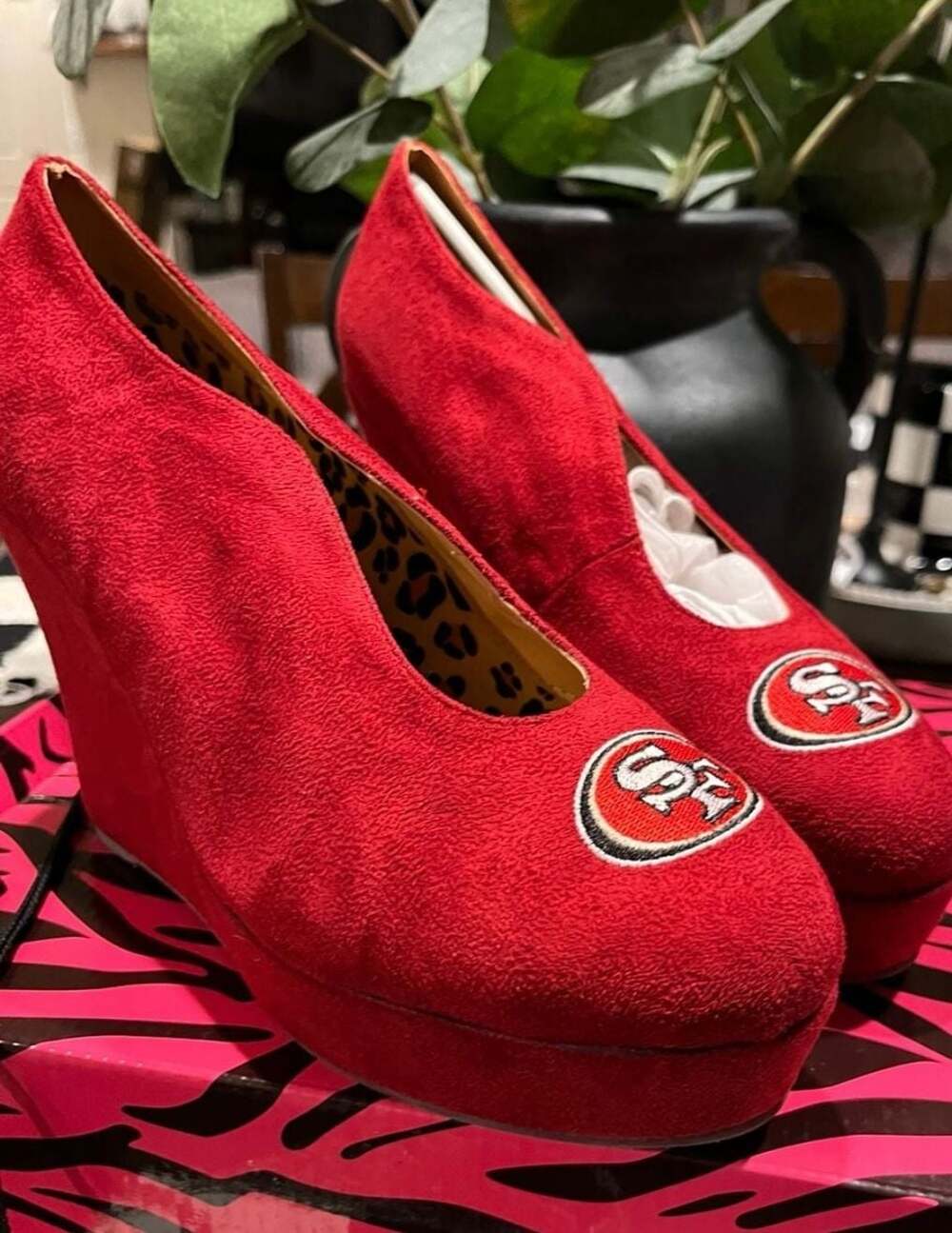 Cuce San Francisco 49ers Women's Spirited Suede Wedge Pumps